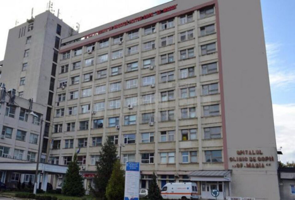 Fetița este internată la Spitalul Clinic de Urgență pentru Copii „Sfânta Maria” Iași. Foto digifm.ro Fetița este internată la Spitalul Clinic de Urgență pentru Copii „Sfânta Maria” Iași. Foto digifm.ro