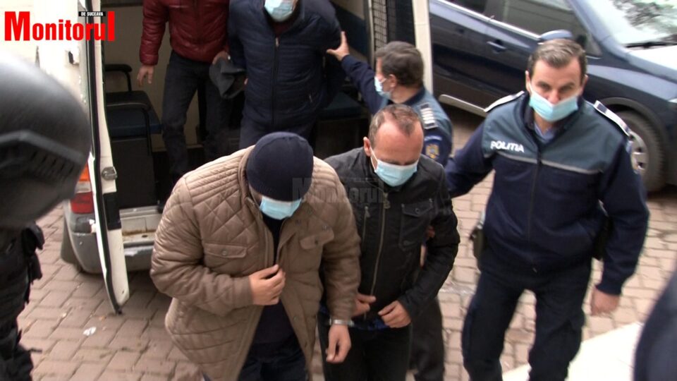 Șpăgarii de la Permise și Înmatriculări Suceava află mâine dacă își petrec Crăciunul după gratii