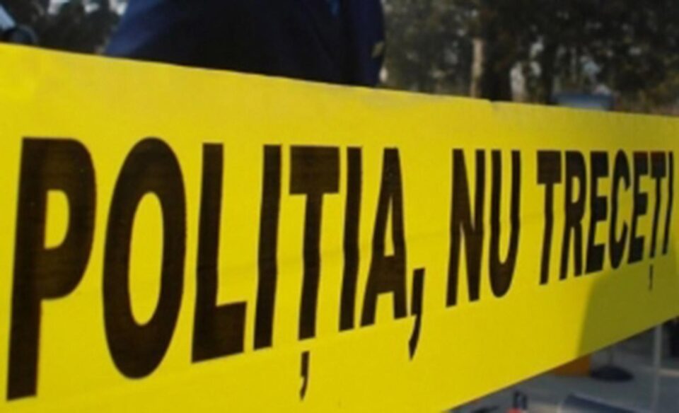 Un individ a vrut să dea foc casei în care se refugiaseră părinții săi