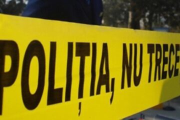 Un individ a vrut să dea foc casei în care se refugiaseră părinții săi