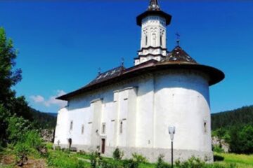 Mănăstirea Solca își aduce zestrea acasă
