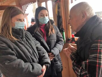 Peste 2.000 de copii și vârstnici au primit daruri din partea voluntarilor înscriși la Olimpiadele faptelor bune
