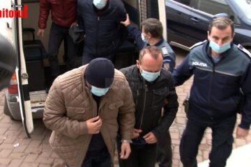 Arestați de la Permise și Înmatriculări Suceava duși la instanță