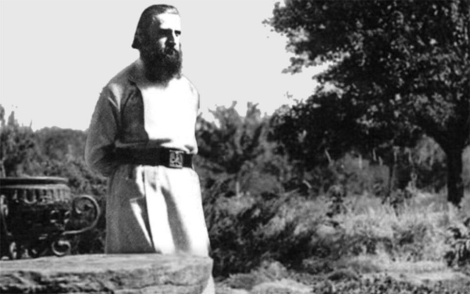 Cauzele suferinței umane, în tâlcuirea Părintelui Arsenie Boca: „Dumnezeu este dorul și foamea noastră, nu lumea aceasta” Cauzele suferinței umane, în tâlcuirea Părintelui Arsenie Boca: „Dumnezeu este dorul și foamea noastră, nu lumea aceasta”