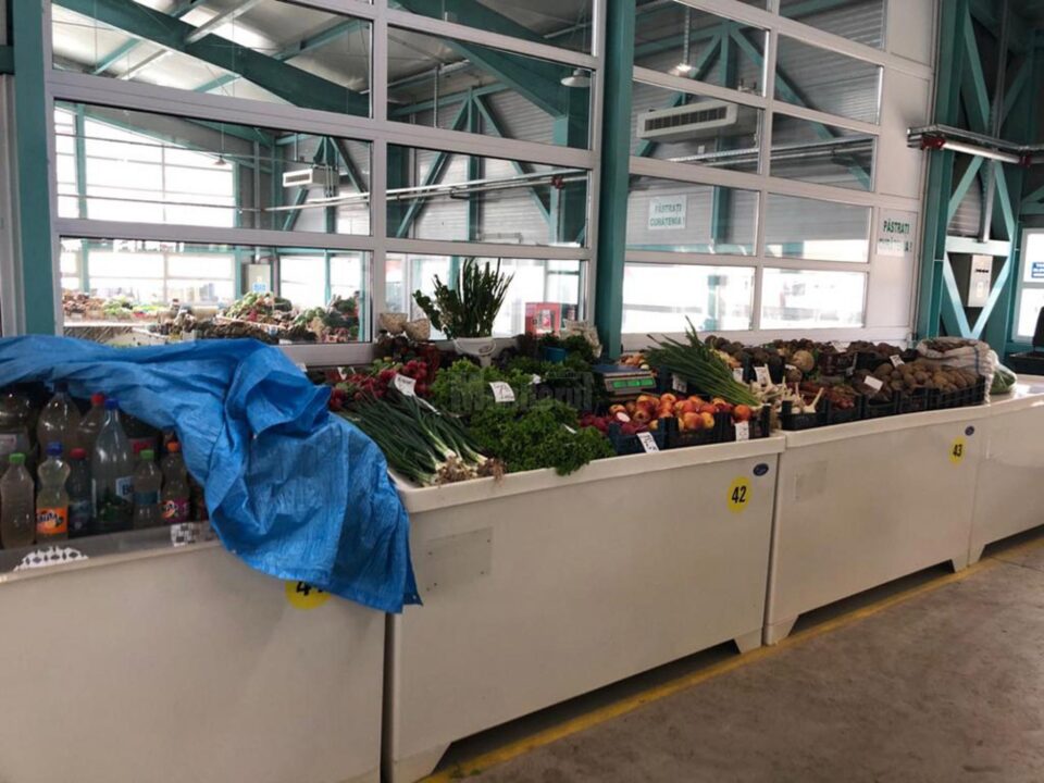 Piețele agroalimentare în spații închise, redeschise de sâmbătă