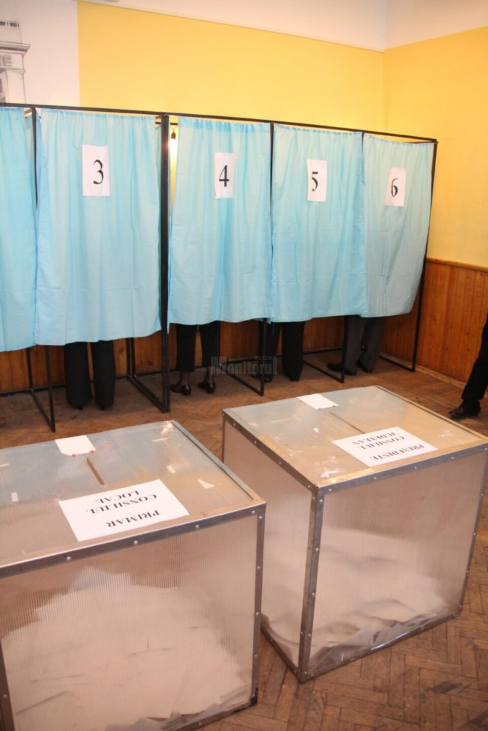 Prezența la vot în Fălticeni și Vatra Dornei, peste media națională