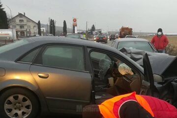 Accident pe E 85, după ce o mașină s-a dus ”sanie” pe contrasens
