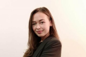 Premiul 2 a fost adjudecat de Mădălina Opincă