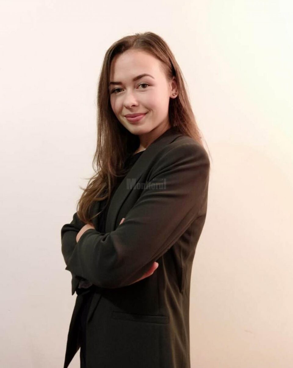 Premiul 2 a fost adjudecat de Mădălina Opincă