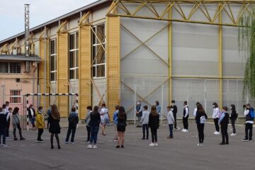 Sala de sport a Școlii Nr. 11 „Miron Costin”, una din cele șase locații pentru vaccinarea anti-covid