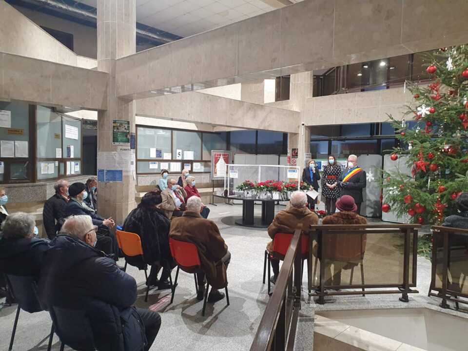 17 “Cupluri de Aur”, sărbătorite la Primăria Suceava, în condiții de pandemie