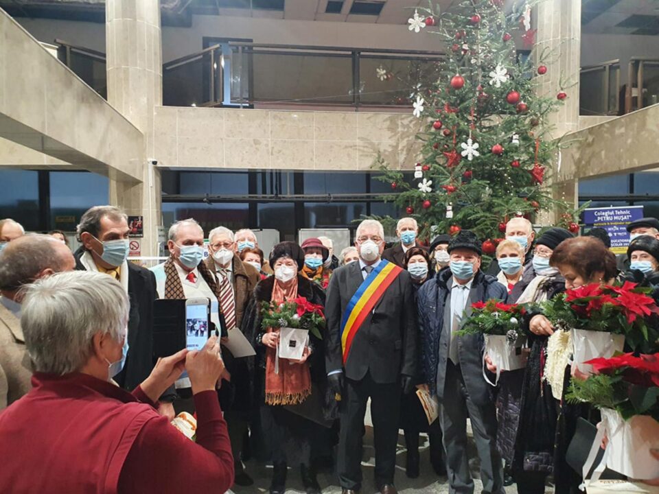 17 “Cupluri de Aur”, sărbătorite la Primăria Suceava, în condiții de pandemie