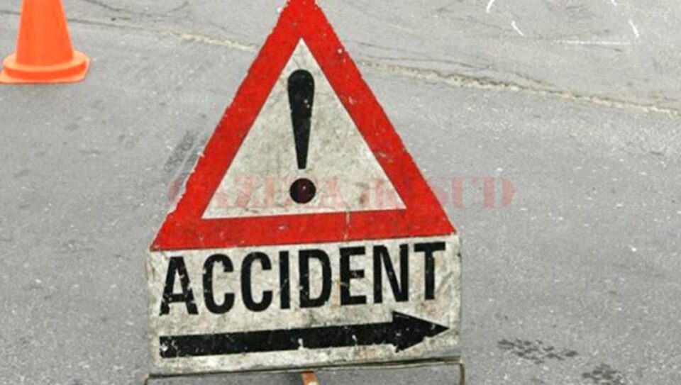 Un polițist beat la volan a accidentat doi pietoni și a plecat mai departe