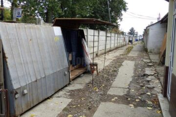 Trei tineri, prinși în timp ce furau din chioșcurile din Bazarul Suceava