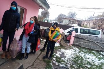Zeci de oameni s-au alăturat acțiunilor umanitare inițiate de voluntarii Asociației Tinerilor Ortodocși Suceveni