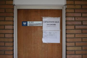 Singura instituție de învățământ public din județ rămasă deschisă este Universitatea „Ștefan cel Mare”