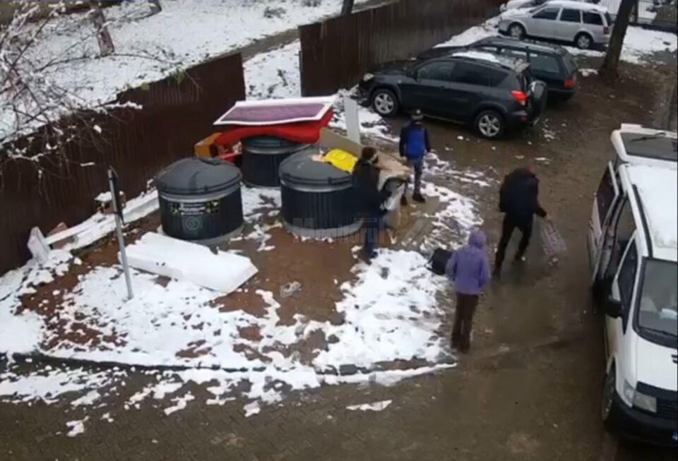 Amenzi pentru depozitarea greșită a deșeurilor, aplicate după ce s-au montat camere video de supraveghere