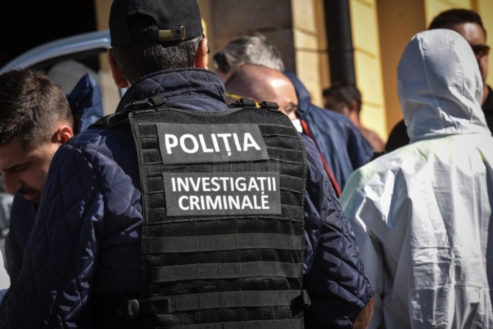 Polițiștii de la Serviciul Investigații Criminale - Urmăriri, au pus în executare mandatul