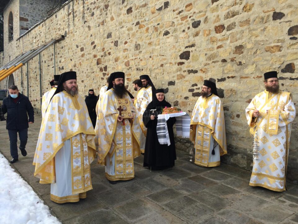Preasfințitul Damaschin Dorneanul a participat, împreună cu un sobor de preoți, la cel de-al doilea hram al Mănăstirii Voroneț Preasfințitul Damaschin Dorneanul a participat, împreună cu un sobor de preoți, la cel de-al doilea hram al Mănăstirii Voroneț