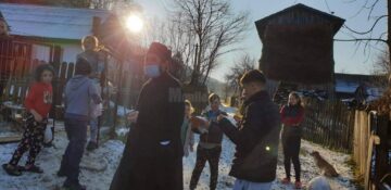 Aproape 8.000 de copii și vârstnici necăjiți au fost ajutați de voluntarii campaniei „Olimpiadele faptelor bune”