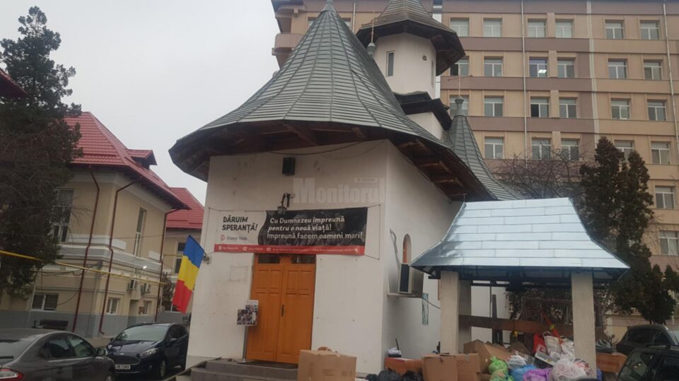 „Îmbracă un copil de sărbători”, campanie susținută de comunitatea din Păltiniș, comuna Panaci