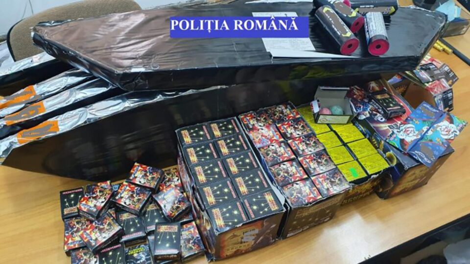 1.500 de kilograme de materiale pirotehnice, confiscate după percheziții și acțiuni flagrante 1.500 de kilograme de materiale pirotehnice, confiscate după percheziții și acțiuni flagrante