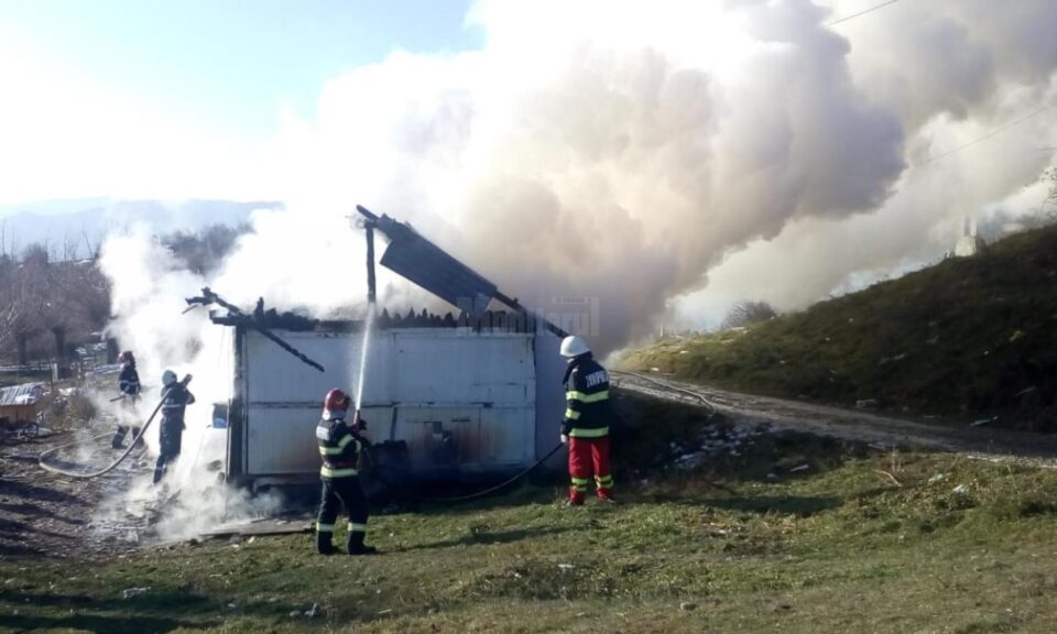 A suferit un atac de panică după ce, întors acasă, și-a găsit locuința arzând