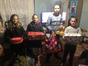 Cadouri pentru copii de la Andrei Bacoș și Vasile Bolohan