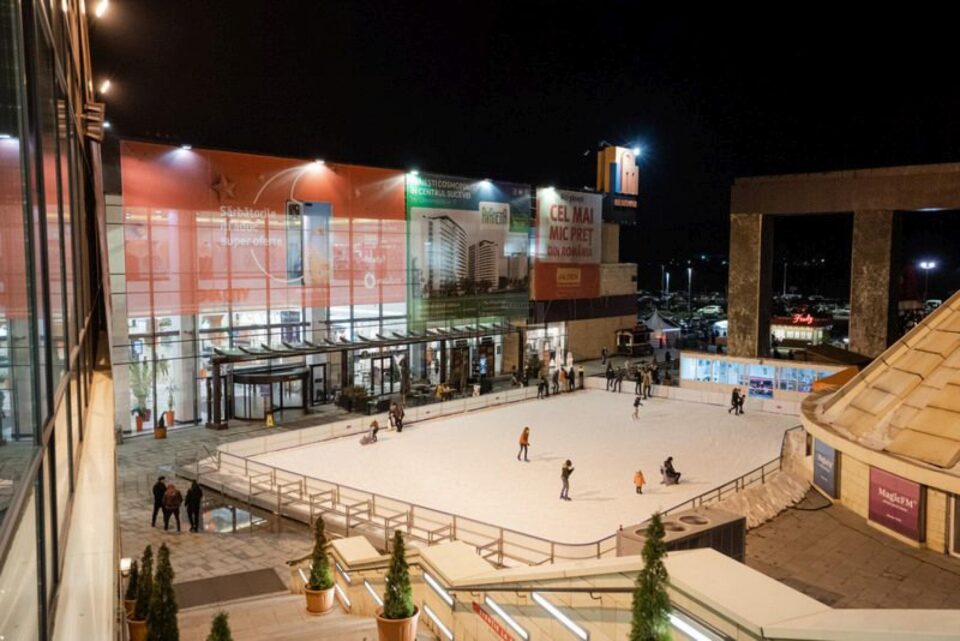 Start distracției de iarnă, pe patinoarul de la Iulius Mall Suceava