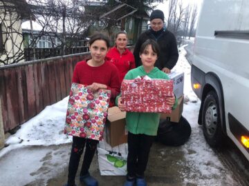 Cadouri pentru copii de la Andrei Bacoș și Vasile Bolohan