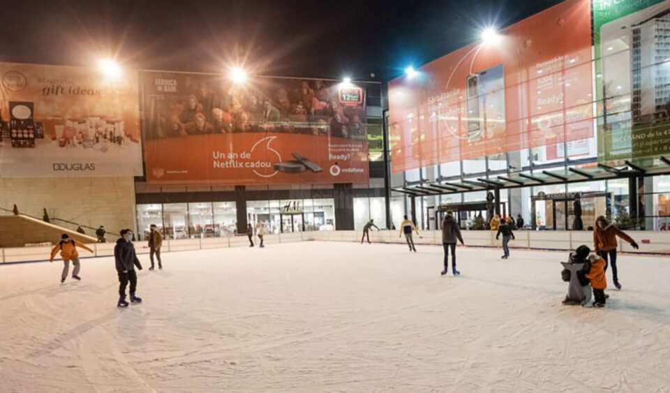 Patinoarul de la Iulius Mall Suceava