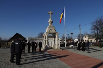 Panteonul ridicat la monumentul eroului de la Revoluție