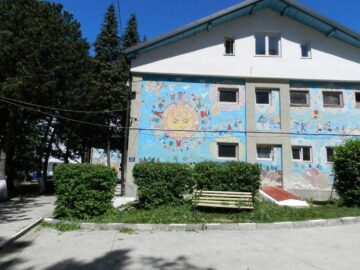 284 de copii și tineri sunt ocrotiți în case și apartamente de tip familial, după închiderea centrelor de plasament