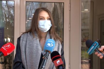 Studenta la Medicină Raluca Savu, voluntar în sectorul Covid, s-a vaccinat duminică la Spitalul Suceava