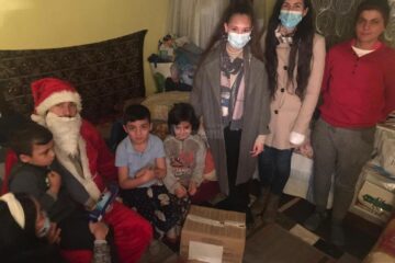 30 de copii provenind din familii nevoiașe au primit daruri din partea ASCOR Suceava