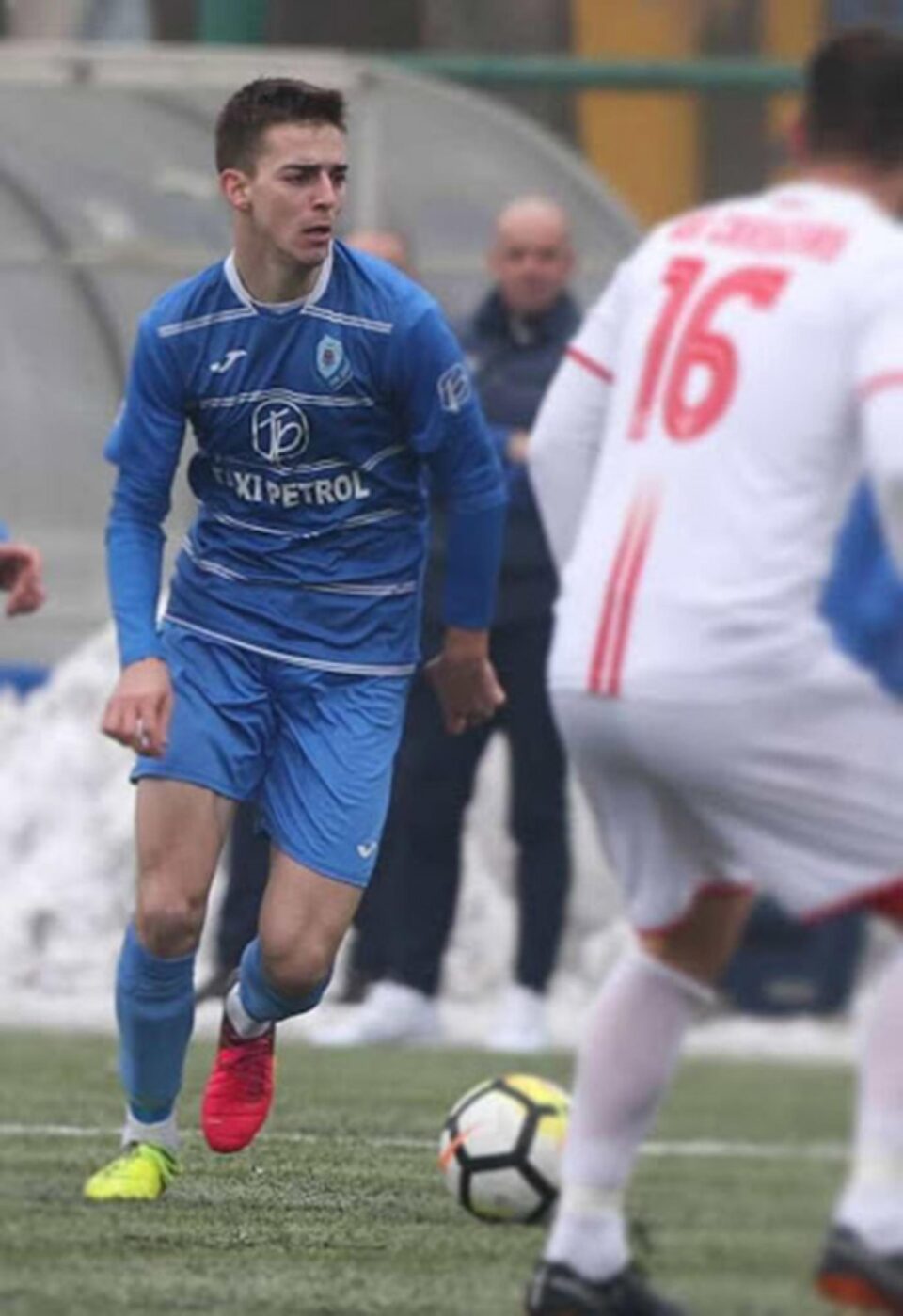 Foresta a transferat un mijlocaș defensiv sârb