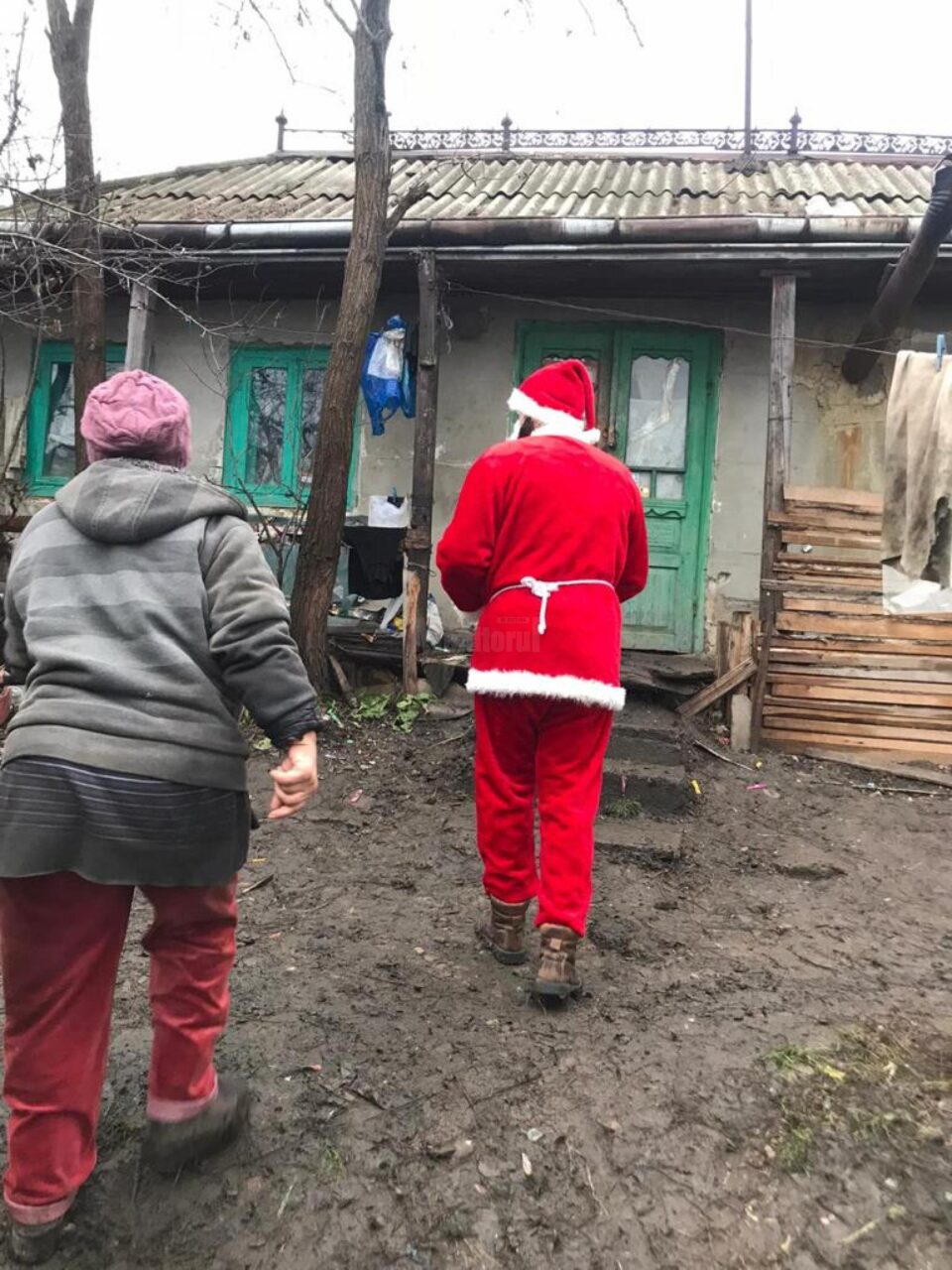 30 de copii provenind din familii nevoiașe au primit daruri din partea ASCOR Suceava