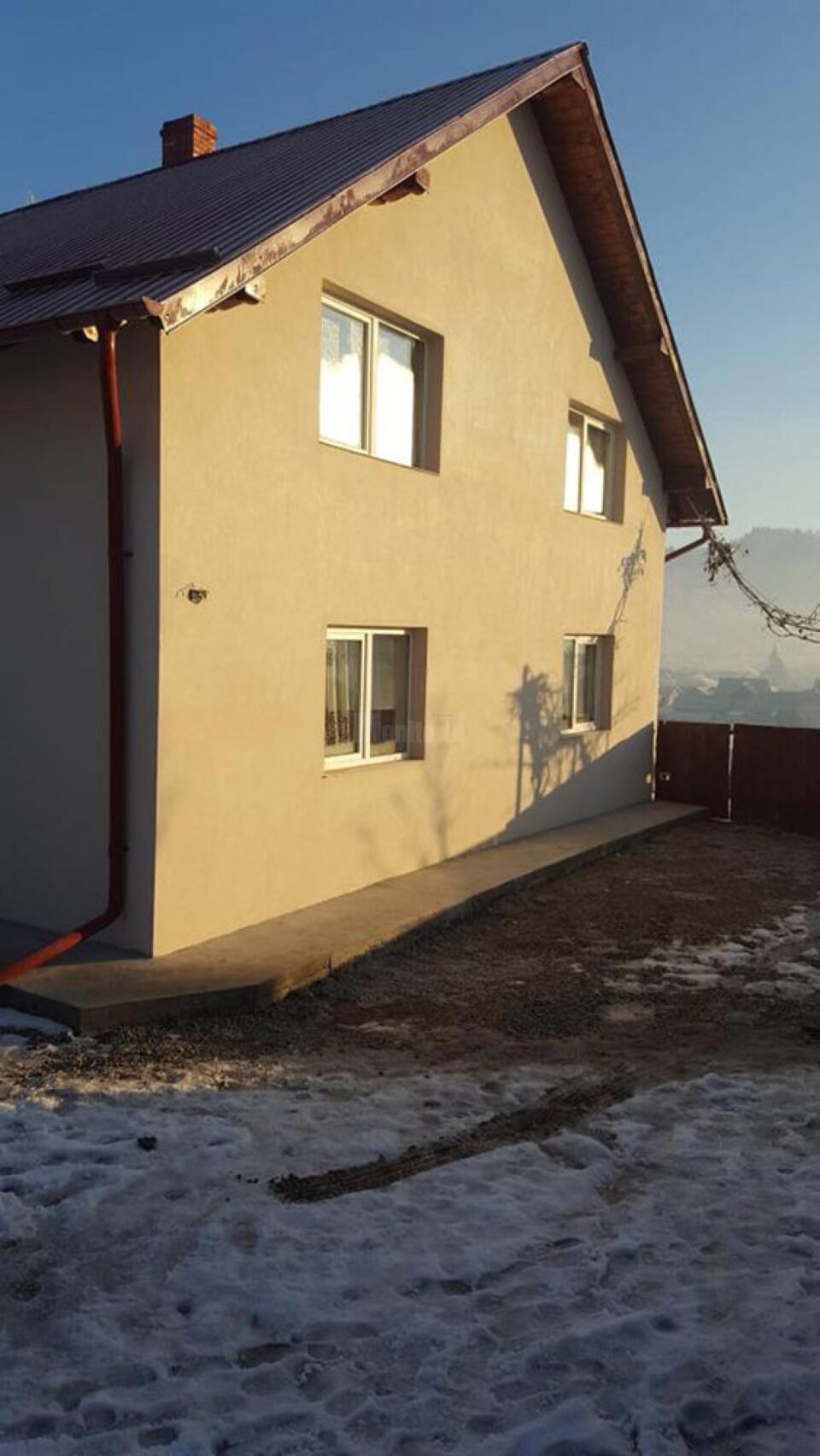 Mai mulți frați s-au mutat de Crăciun în casă nouă, după un lung șir de suferințe
