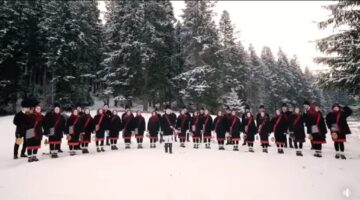 Locul III - Grupul vocal-tradițional “Ai lui Ștefan, noi oșteni” al Liceului Tehnologic „Ion Nistor” Vicovu de Sus