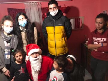 30 de copii provenind din familii nevoiașe au primit daruri din partea ASCOR Suceava