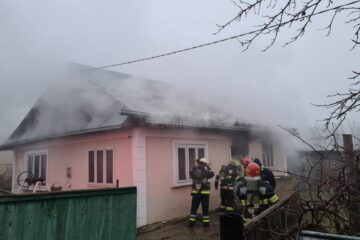 Incendiul a fost localizat și stins de pompierii militari suceveni
