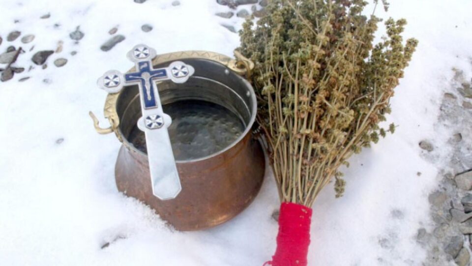 La sărbătoarea Botezului Domnului din 6 ianuarie 2021, Arhiepiscopia Sucevei și Rădăuților va oferi credincioșilor Agheasma Mare în 5.000 de sticle
