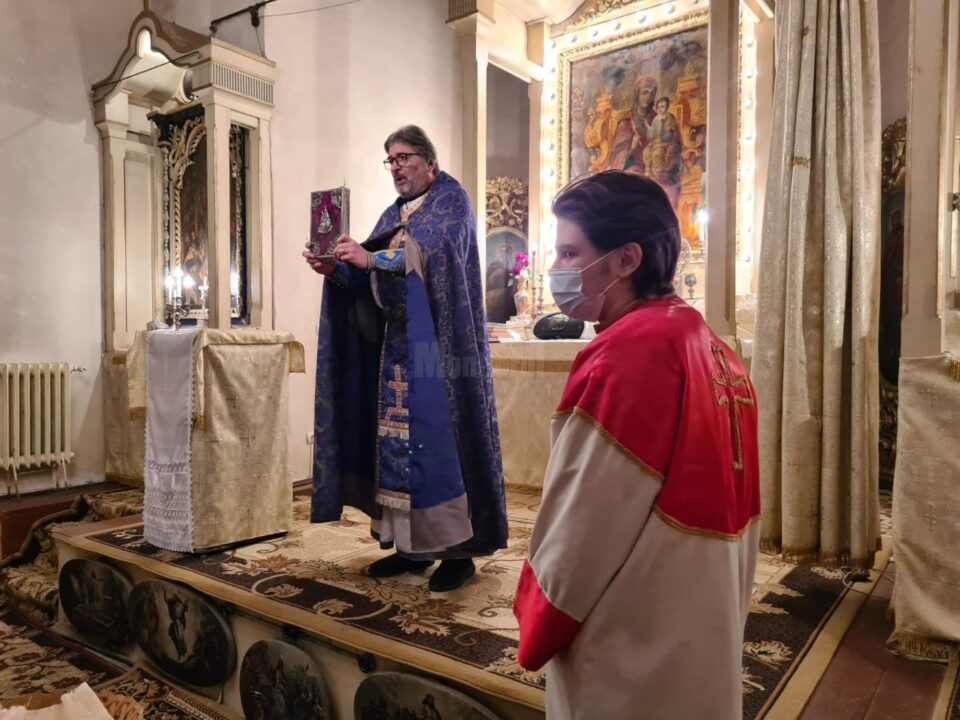 În această seară, micuța comunitate a armenilor din Suceava a sărbătorit Ajunul Crăciunului