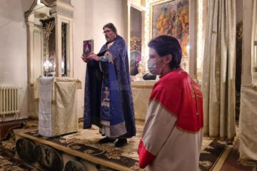 În această seară, micuța comunitate a armenilor din Suceava a sărbătorit Ajunul Crăciunului