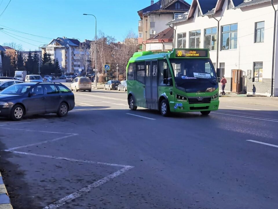 Ca urmare a aducerii a 10 autobuze electrice de capacitate mică, noi trasee vor fi înființate în municipiul Suceava Ca urmare a aducerii a 10 autobuze electrice de capacitate mică, noi trasee vor fi înființate în municipiul Suceava