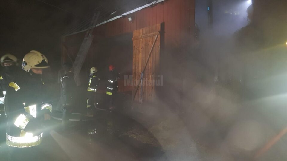 Incendiul a fost favorizat de cantitatea mare de materiale inflamabile