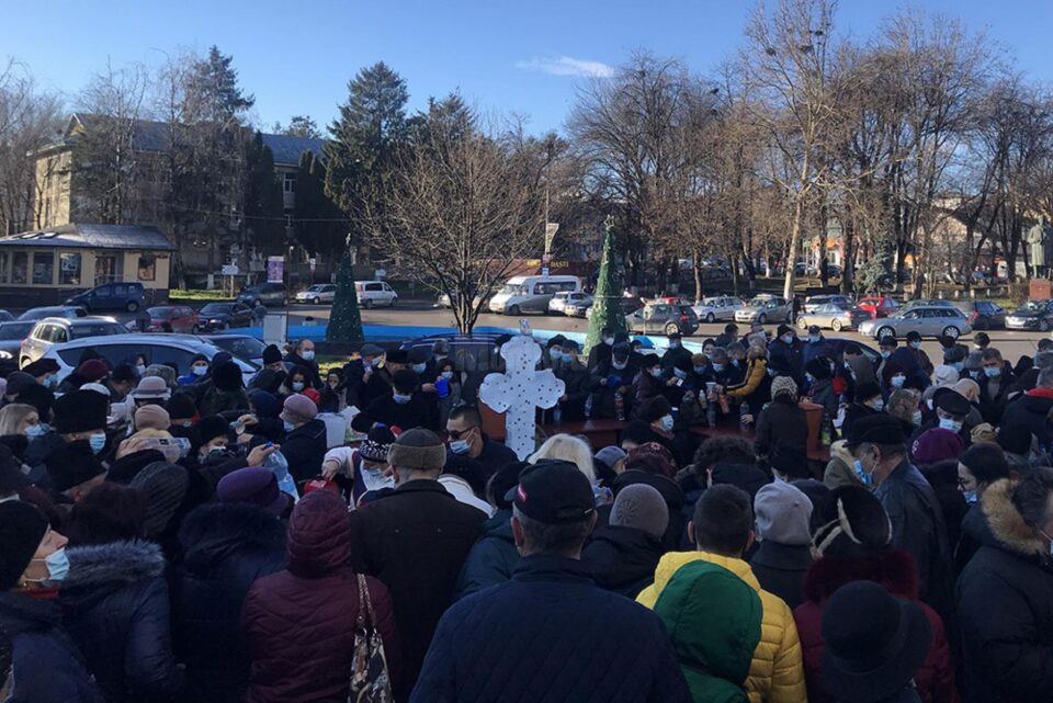 Bobotează doar cu o singură cruce de gheață, la Fălticeni
