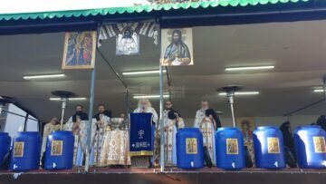 Mulțime de credincioși la slujba Bobotezei, oficiată de Înaltpreasfințitul Calinic