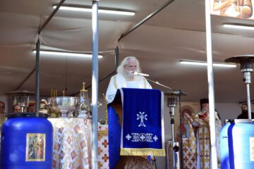 Mulțime de credincioși la slujba Bobotezei, oficiată de Înaltpreasfințitul Calinic
