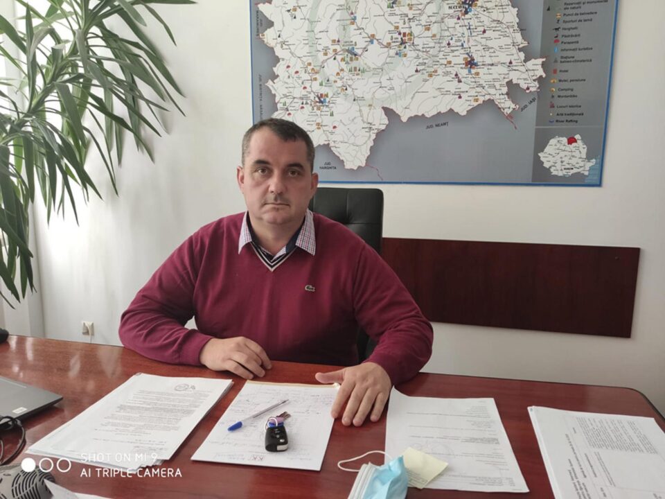 Doctorul Mihai Sorin Voloșeniuc, directorul executiv al Direcției Sanitar Veterinare și pentru Siguranța Alimentelor Suceava Doctorul Mihai Sorin Voloșeniuc, directorul executiv al Direcției Sanitar Veterinare și pentru Siguranța Alimentelor Suceava